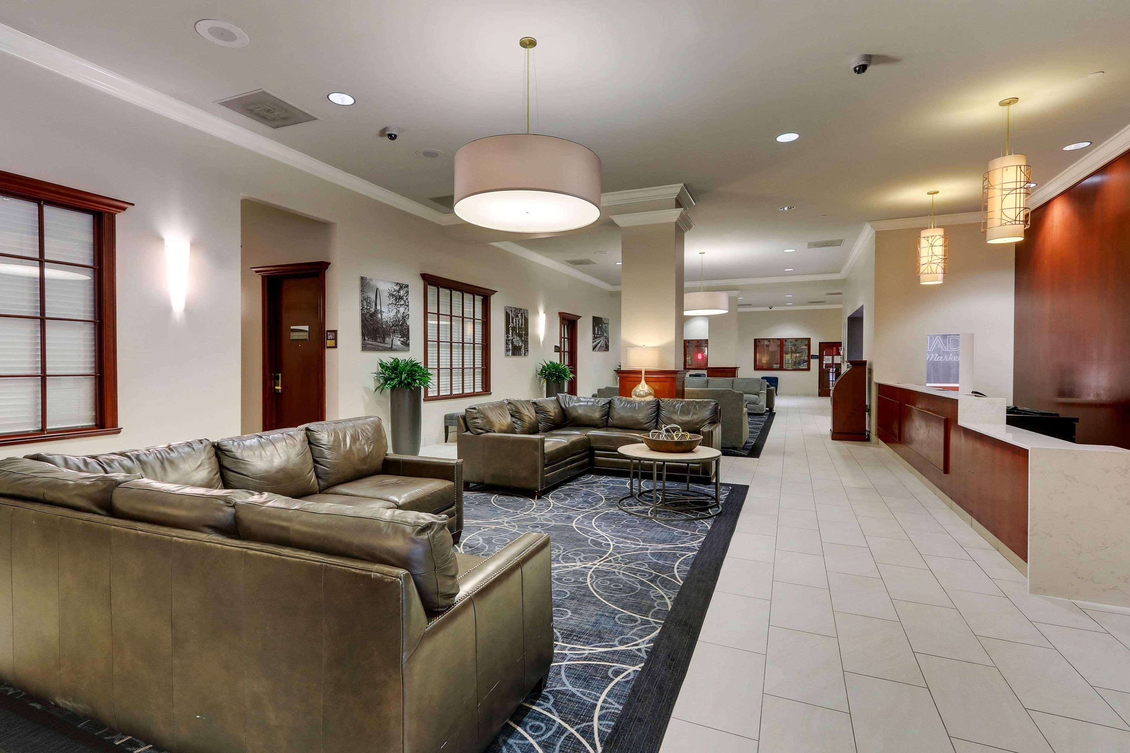 Doubletree By Hilton St. Louis Forest Park Saint Louis Exterior foto