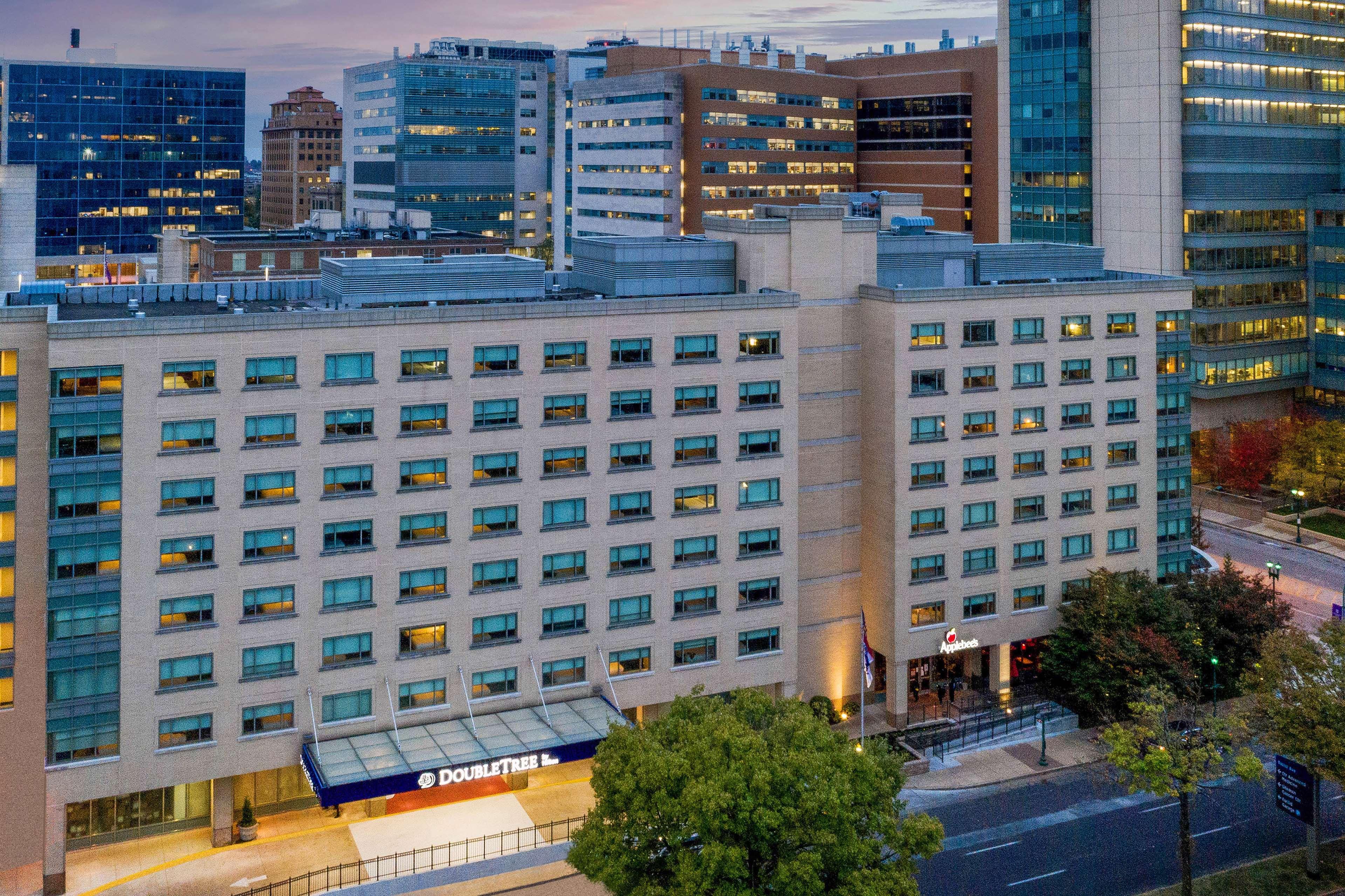 Doubletree By Hilton St. Louis Forest Park Saint Louis Exterior foto