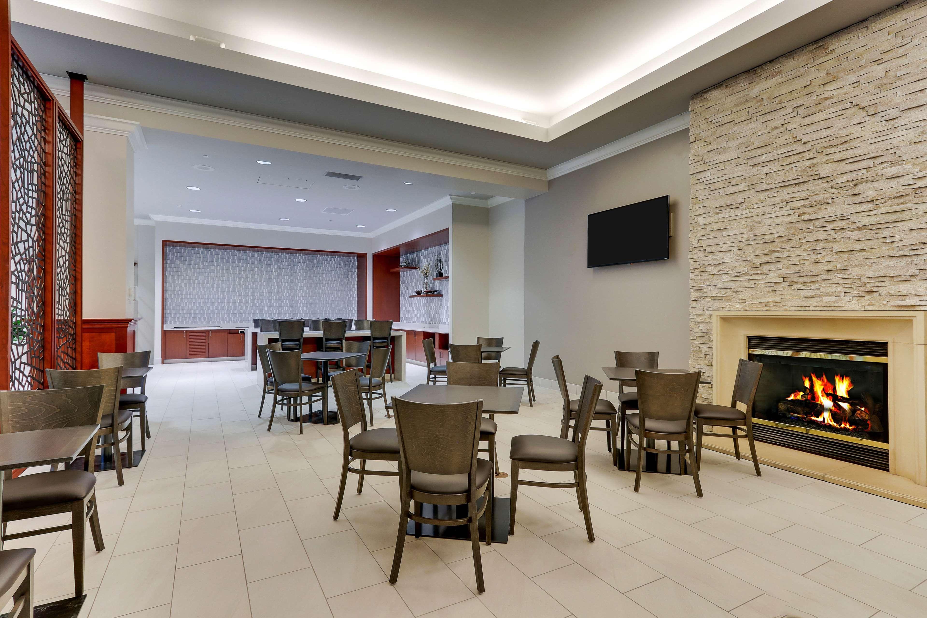 Doubletree By Hilton St. Louis Forest Park Saint Louis Exterior foto
