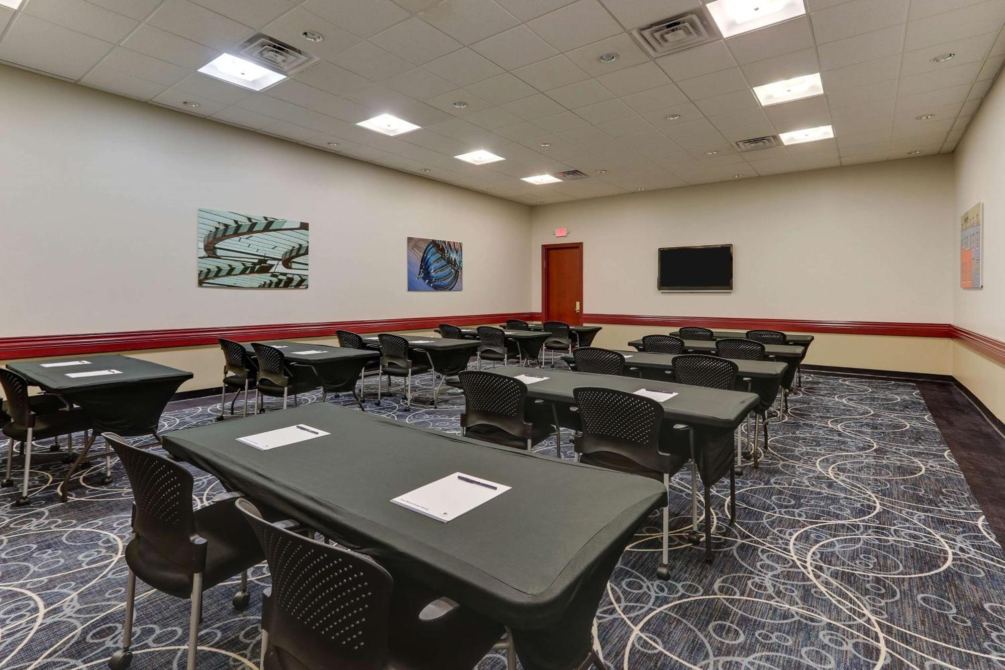 Doubletree By Hilton St. Louis Forest Park Saint Louis Exterior foto