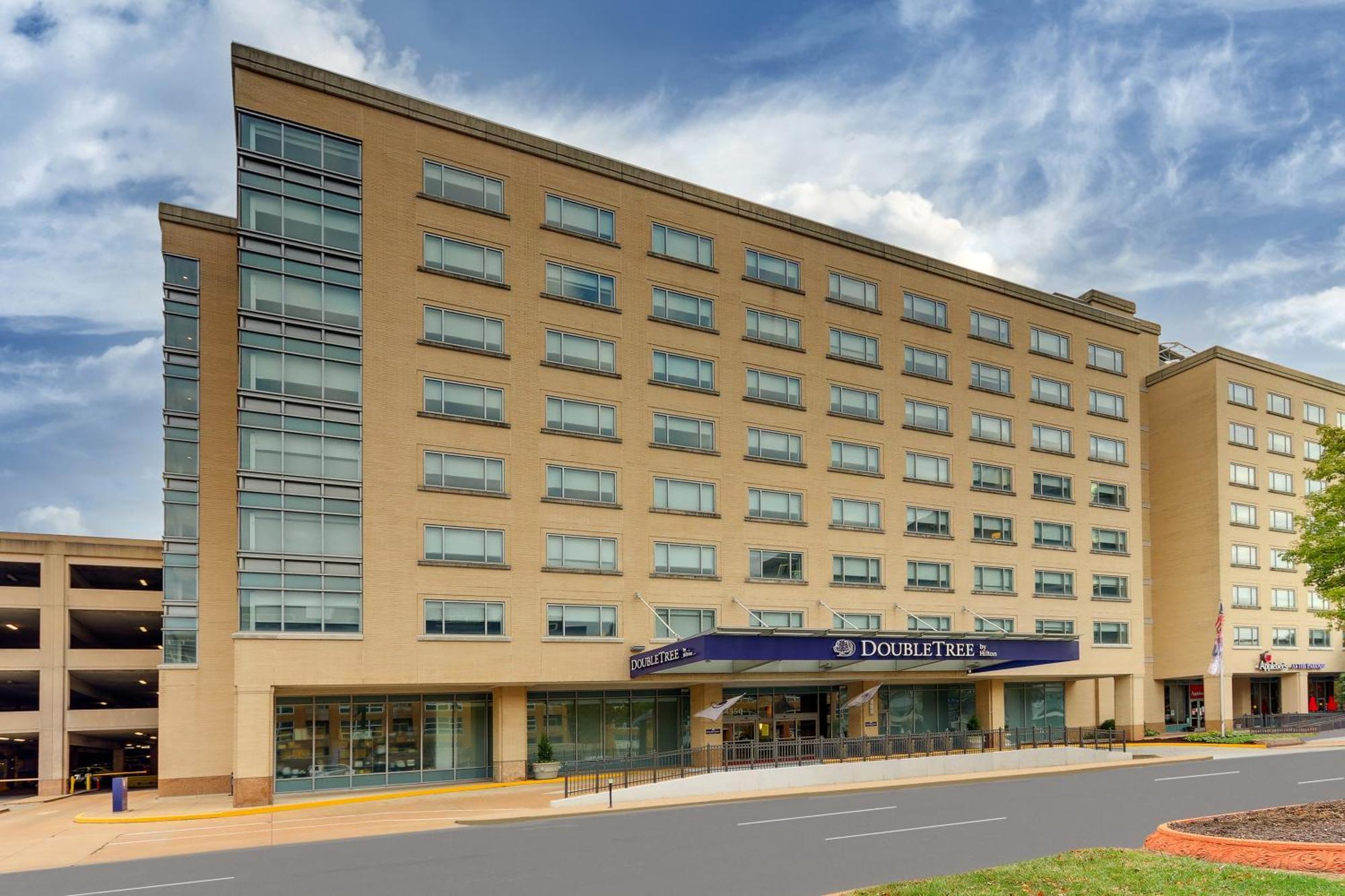 Doubletree By Hilton St. Louis Forest Park Saint Louis Exterior foto